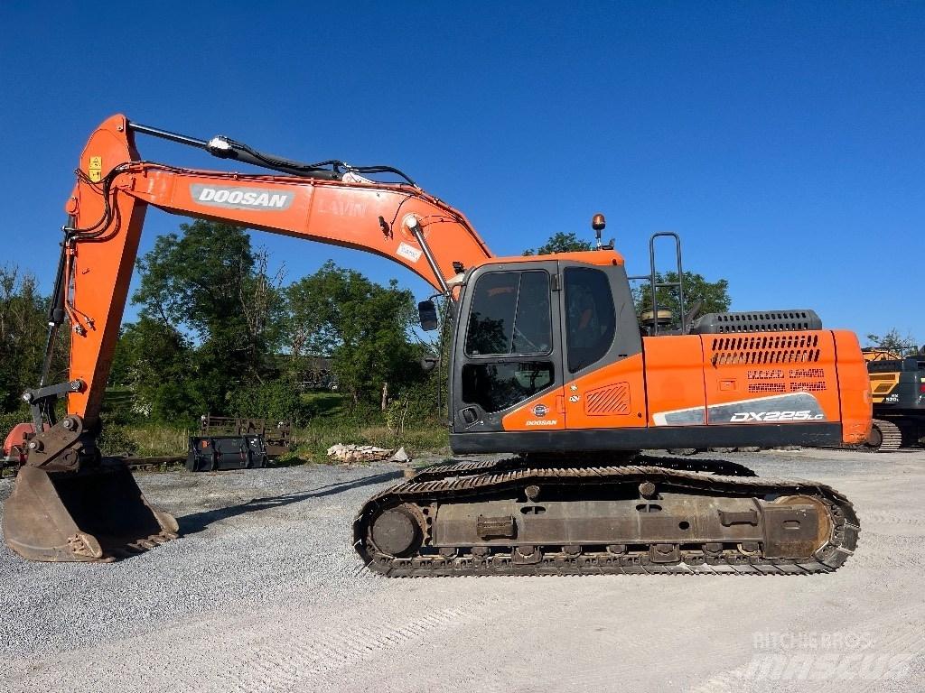 Doosan DX 225 LC-5 Rupsgraafmachines