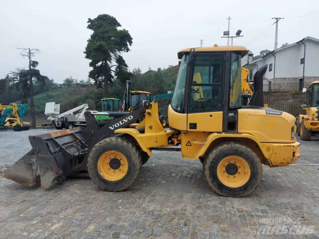 Volvo L 30 G Wielladers