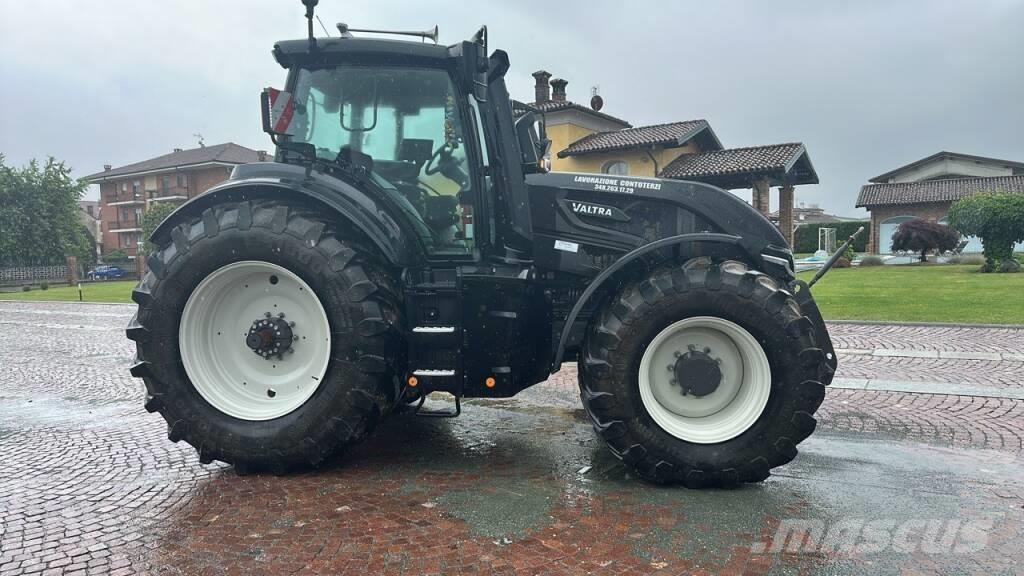 Valtra Q305 Tractoren