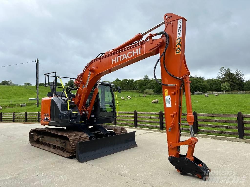 Hitachi ZX 135 US-6 Rupsgraafmachines