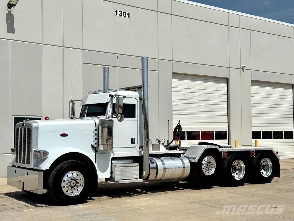 Peterbilt 389 Trekkers