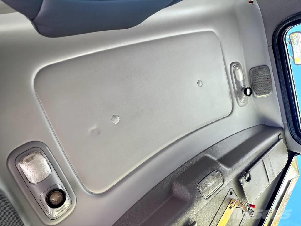 Peterbilt 367 Trekkers