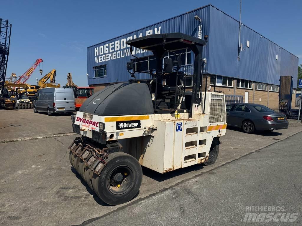 Dynapac CP 142 Bandenwalsen