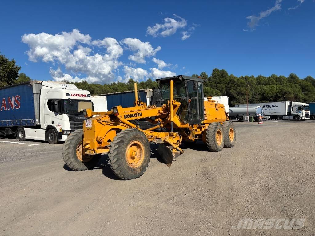Komatsu GD 530 A Graders