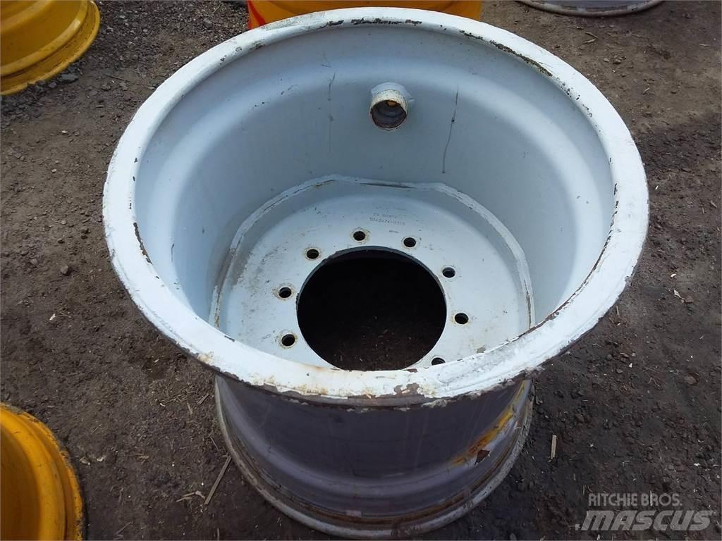 Valmet 801 24x26,5 Banden, wielen en velgen