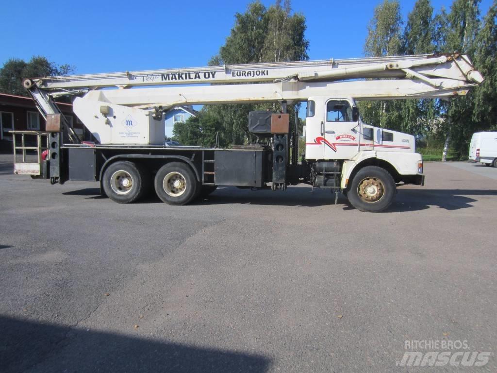 Volvo N 7 6X2 4600 Vlakke laadvloer met kraan