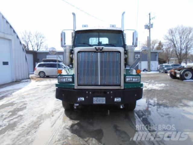 Western Star 4900 SF Trekkers