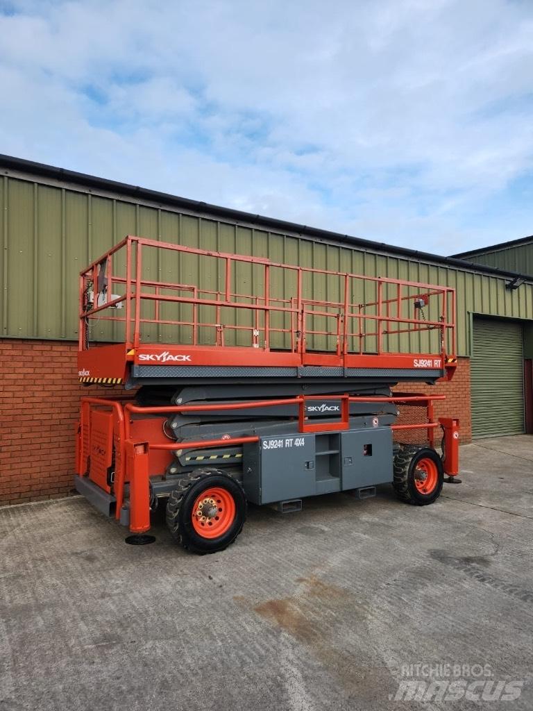 SkyJack SJ 9241 RT Schaarhoogwerkers