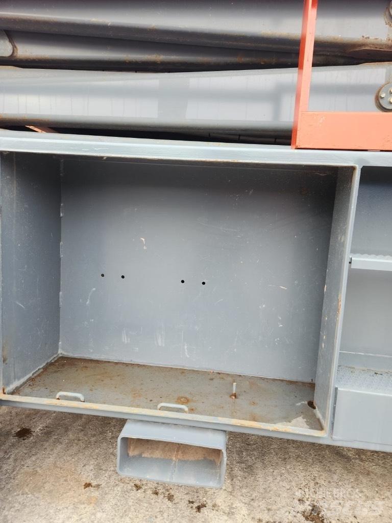 SkyJack SJ 9241 RT Schaarhoogwerkers