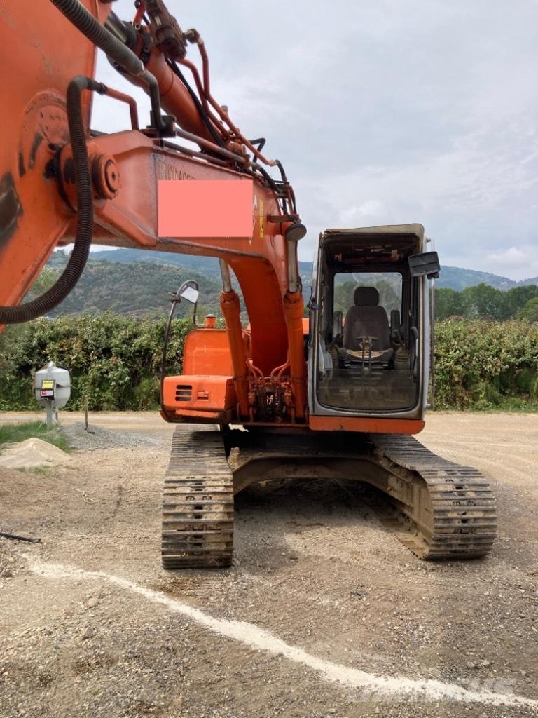 Hitachi EX 135 Rupsgraafmachines