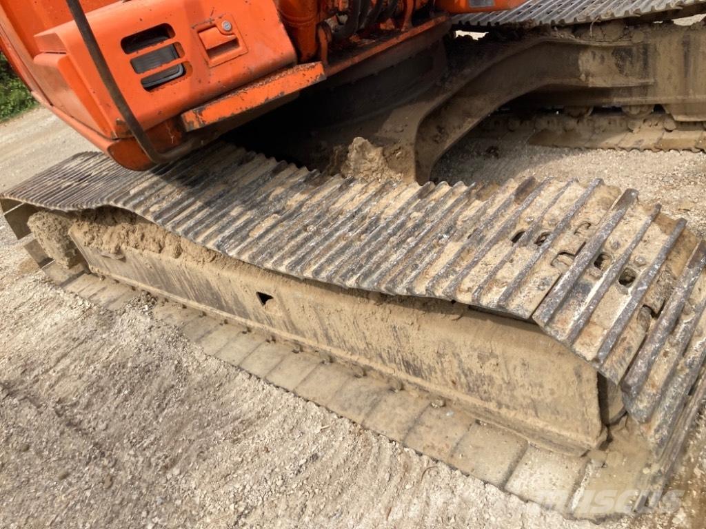 Hitachi EX 135 Rupsgraafmachines
