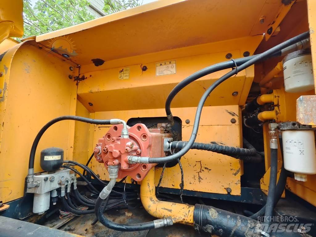 Hyundai R 300 LC-9S Rupsgraafmachines