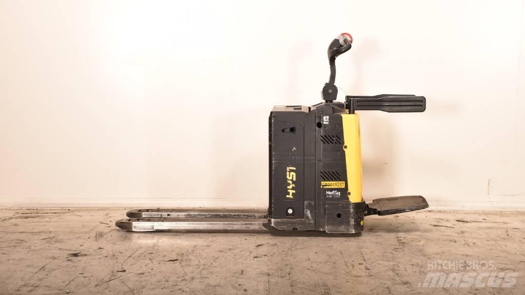 Hyster P 2.0 S Pallettruck met meerij platform