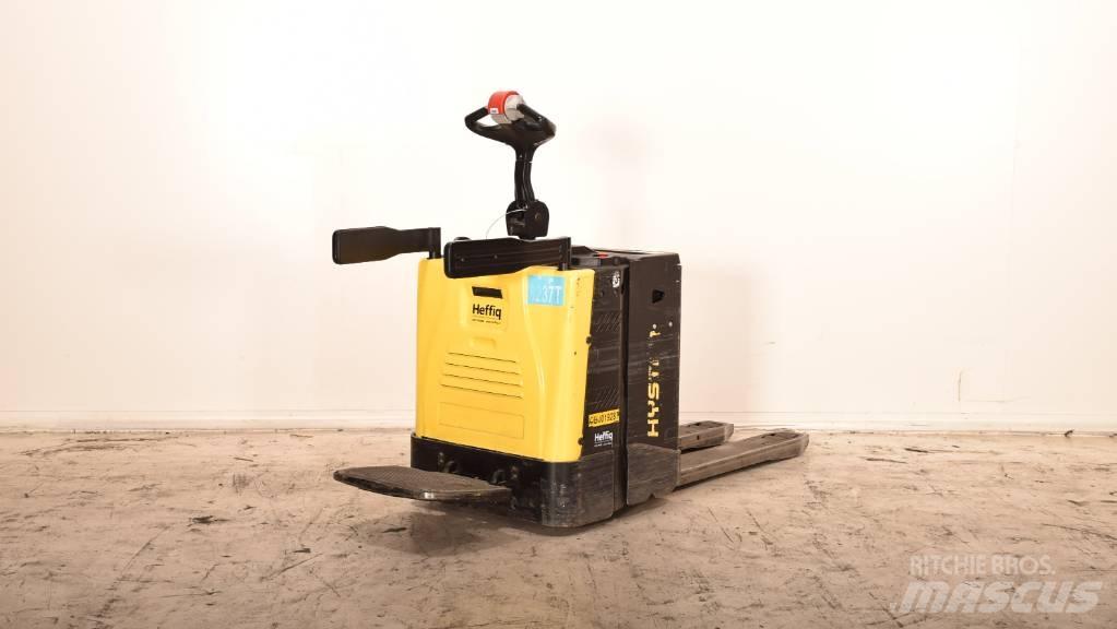 Hyster P 2.0 S Pallettruck met meerij platform