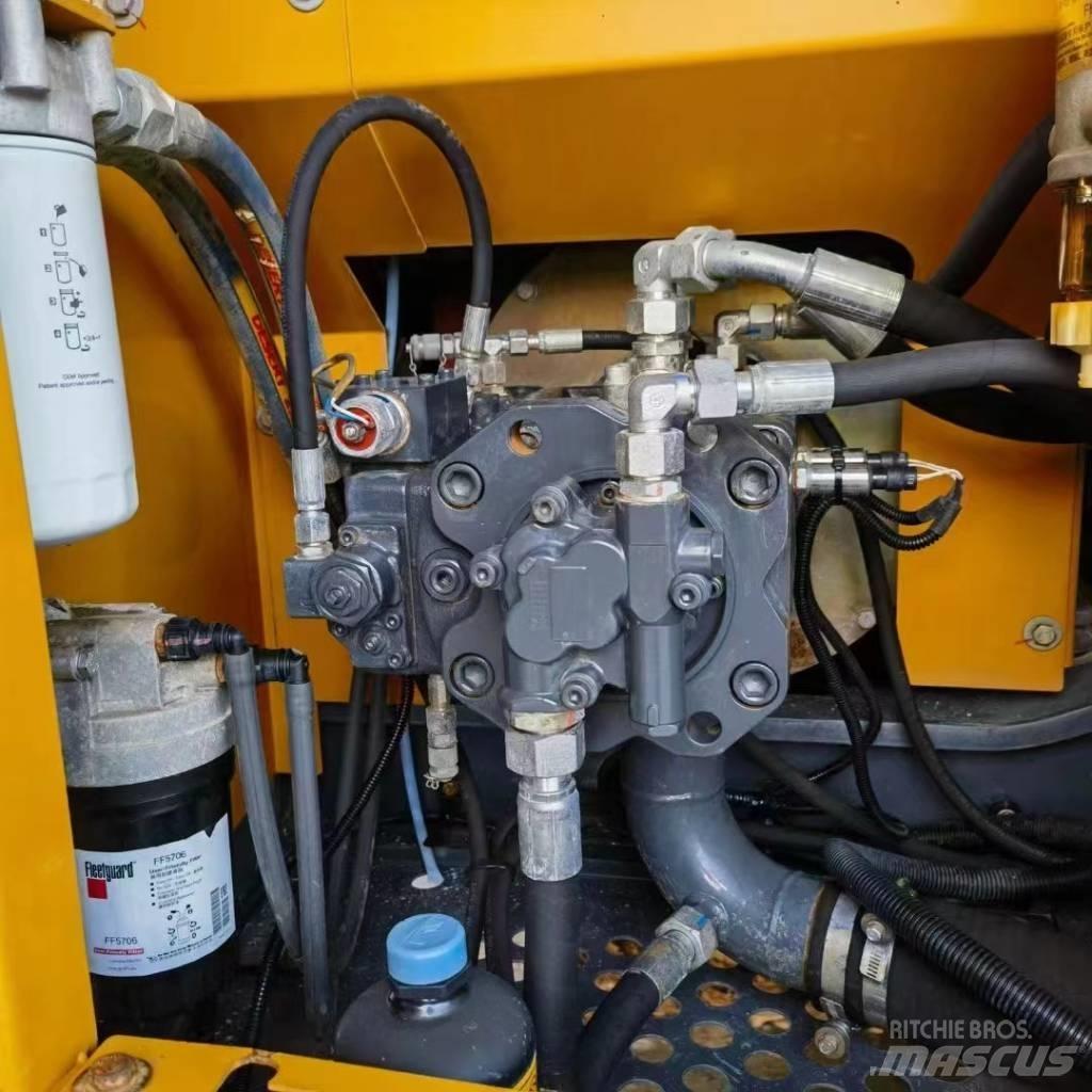 XCMG XE 135 D Rupsgraafmachines