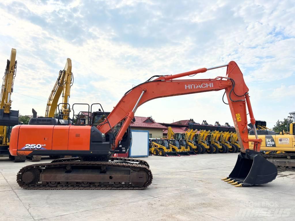 Hitachi ZX 250 LC-6 Rupsgraafmachines