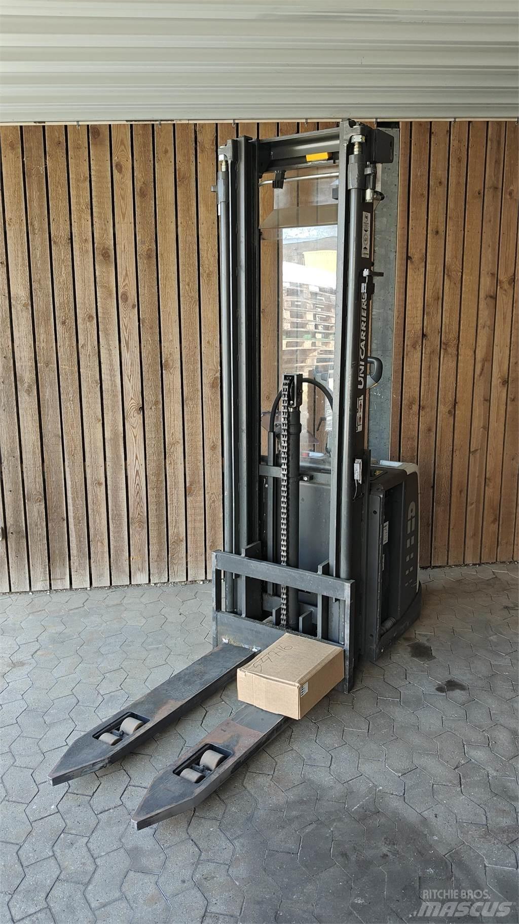 Atlet PSP160 Pallettruck met meerij platform