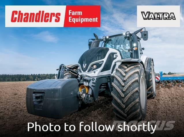 Valtra T 215 Tractoren