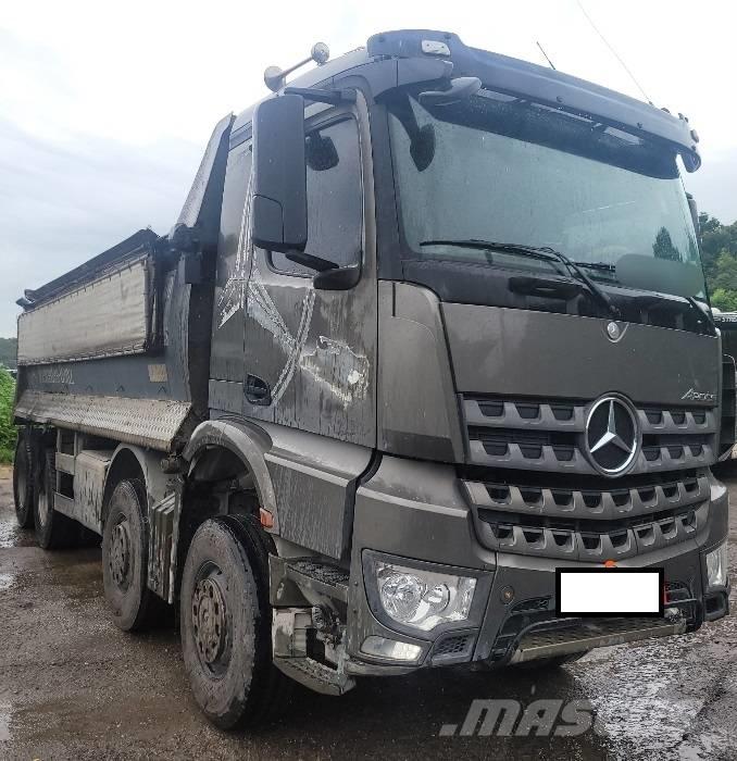 Mercedes-Benz 3951K Mini Dumpers