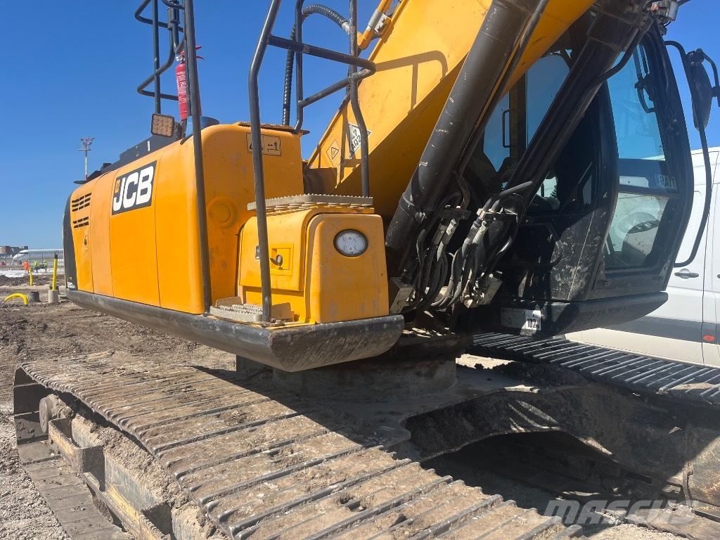 JCB JS 220 LC Rupsgraafmachines