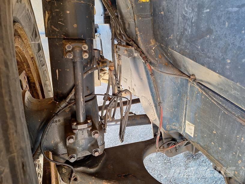 Komatsu HD605-7EO Starre dumpers