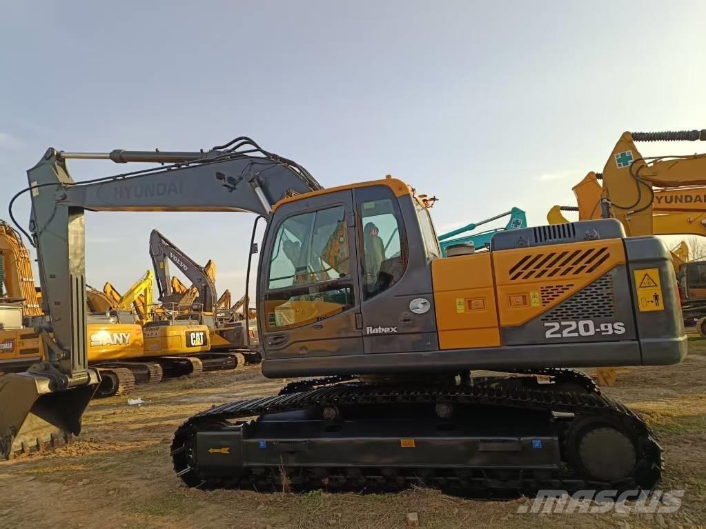 Hyundai 220-9s Rupsgraafmachines