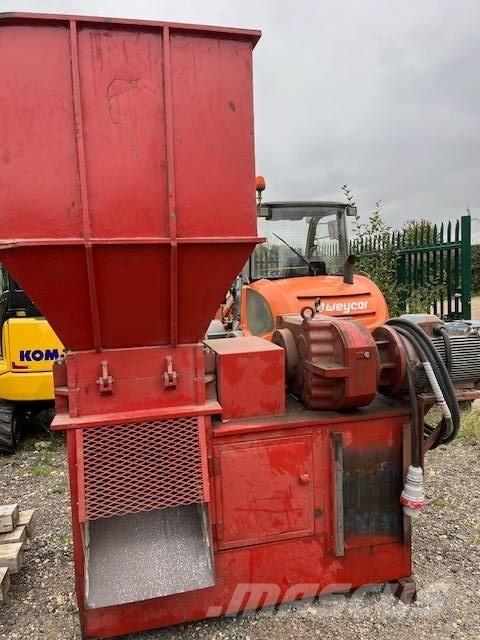 MG 220XL Sorteer / afvalscheidings machines