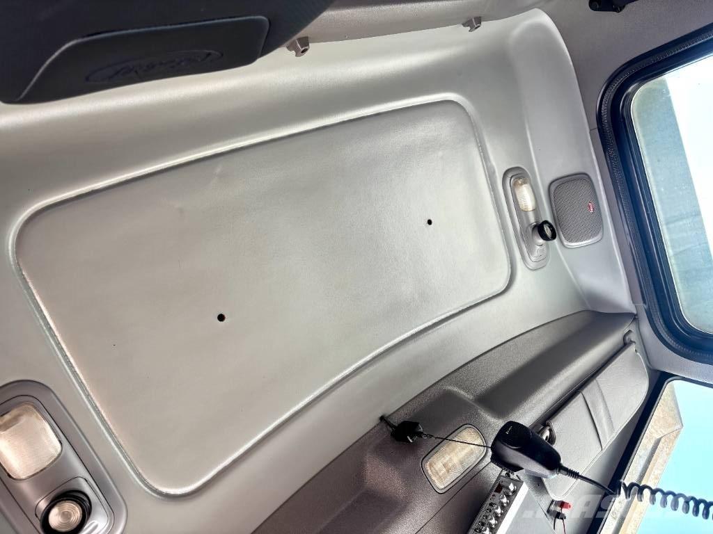 Peterbilt 367 Trekkers