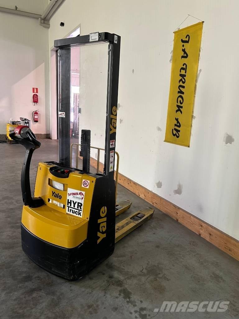 Yale MS 10 E Meeloop stapelaar