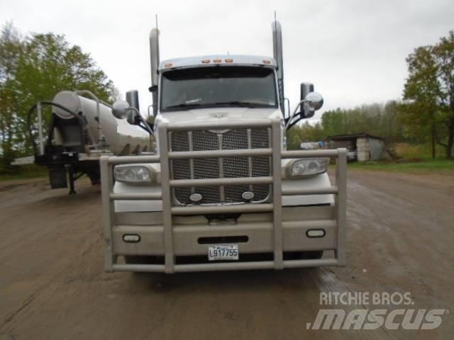 Peterbilt 567 Trekkers