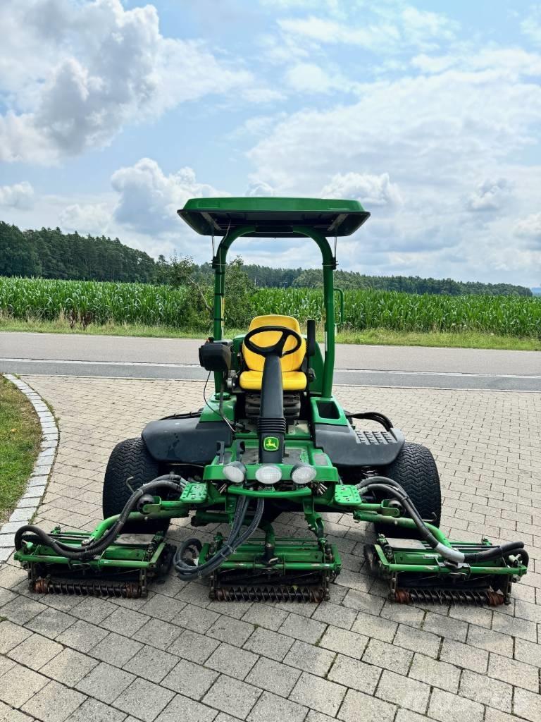 John Deere 8700 A Golfbaanmaaiers