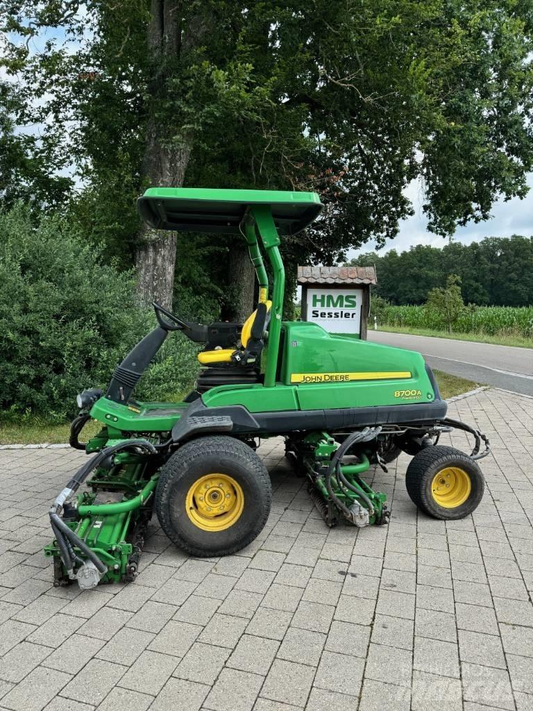 John Deere 8700 A Golfbaanmaaiers