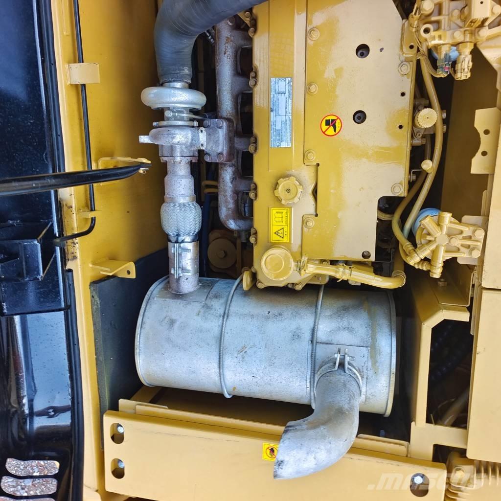 CAT 320 D Rupsgraafmachines