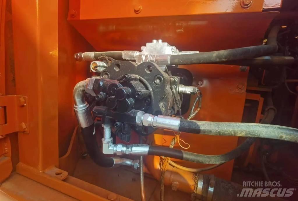 Doosan DX 140 LC Rupsgraafmachines