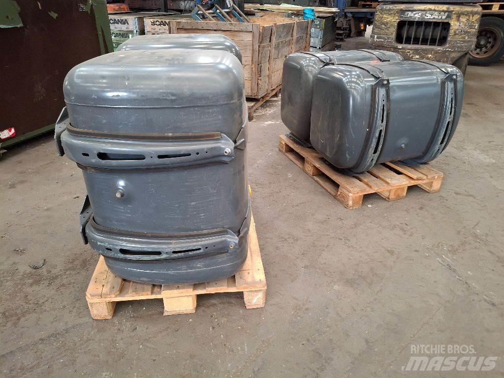 Mercedes-Benz 290L Brandstof-en toegevoegde tanks