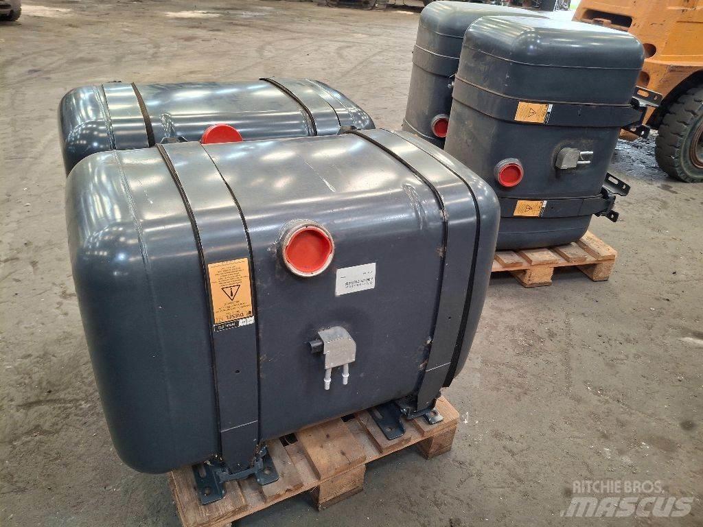 Mercedes-Benz 290L Brandstof-en toegevoegde tanks