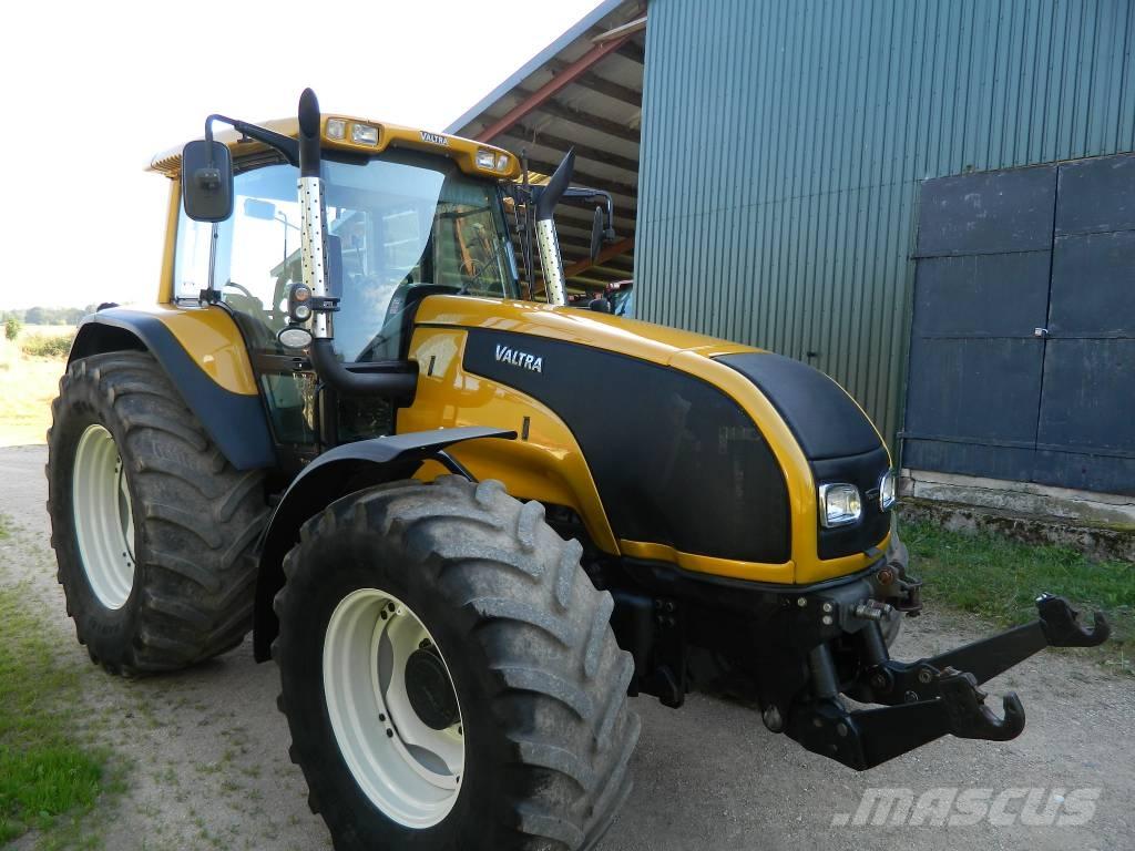 Valtra T 140 Tractoren