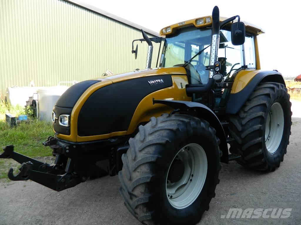 Valtra T 140 Tractoren