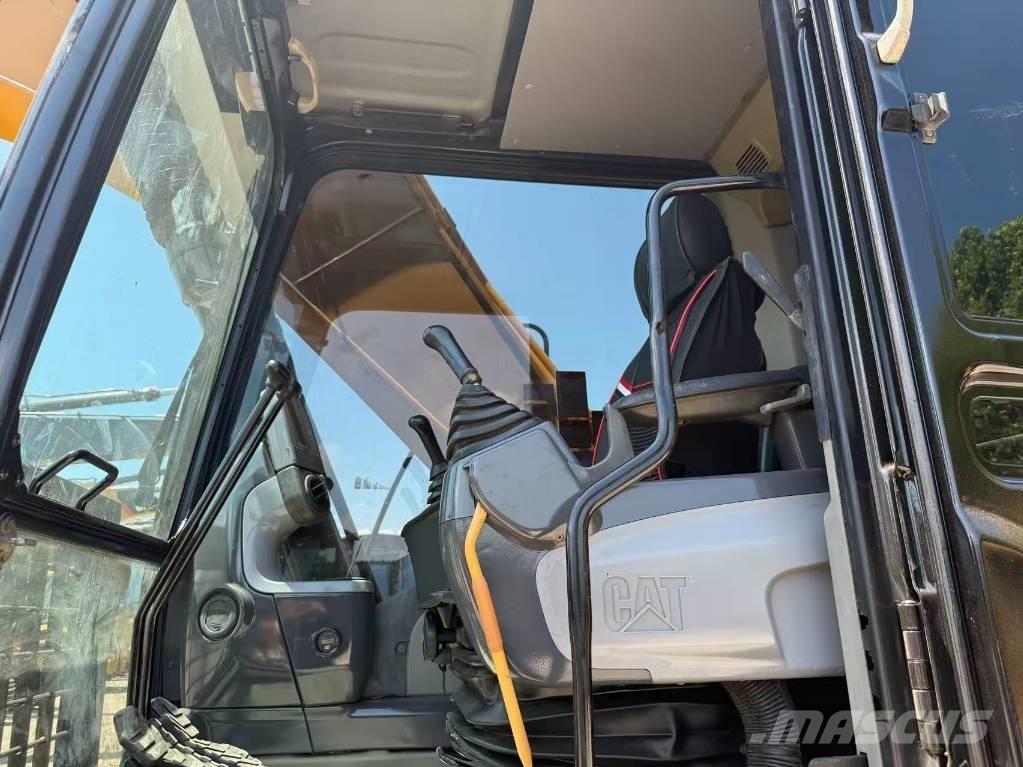 CAT 320 D Rupsgraafmachines