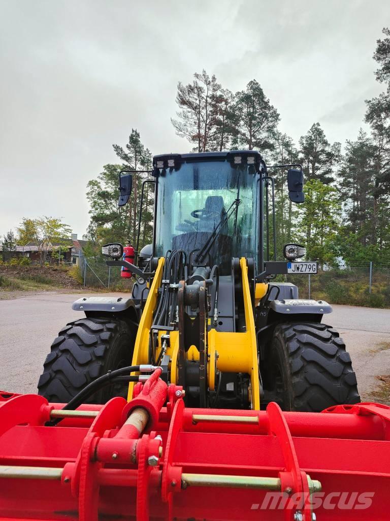 New Holland W 110 D Wielladers