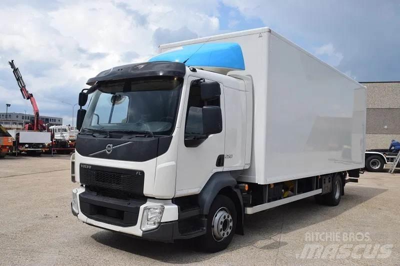 Volvo FL 250 Bakwagens met gesloten opbouw