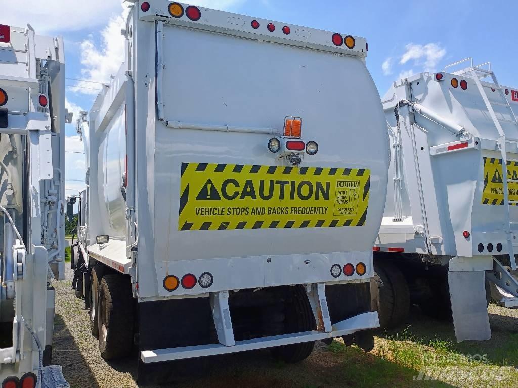 Mack MRU 613 Vuilniswagens