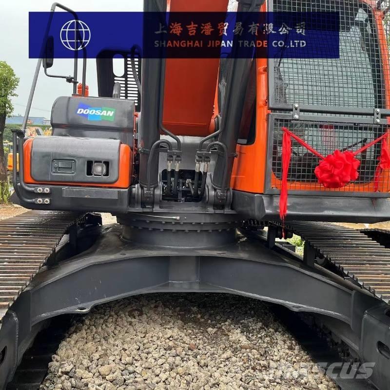 Doosan DX 225 Rupsgraafmachines