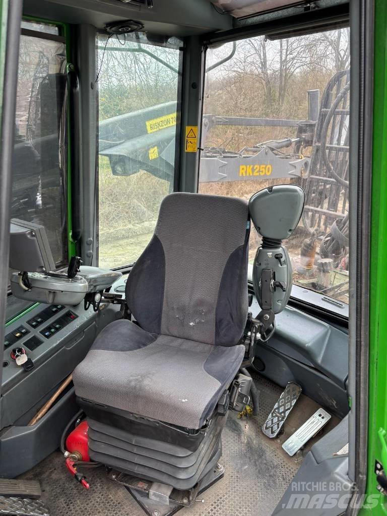 John Deere 1110 D Uitrijwagens