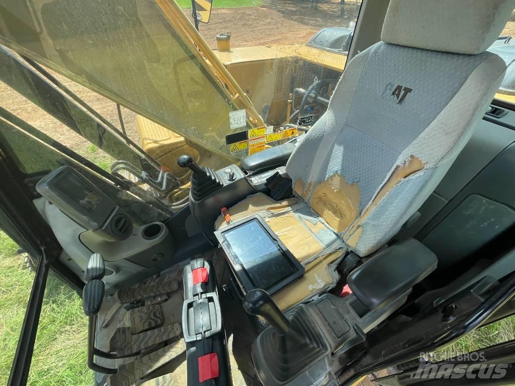 CAT 320 D L Rupsgraafmachines