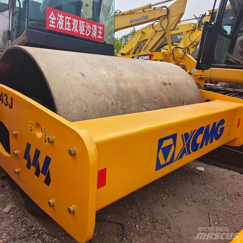 XCMG XS143J Trilrolwalsen