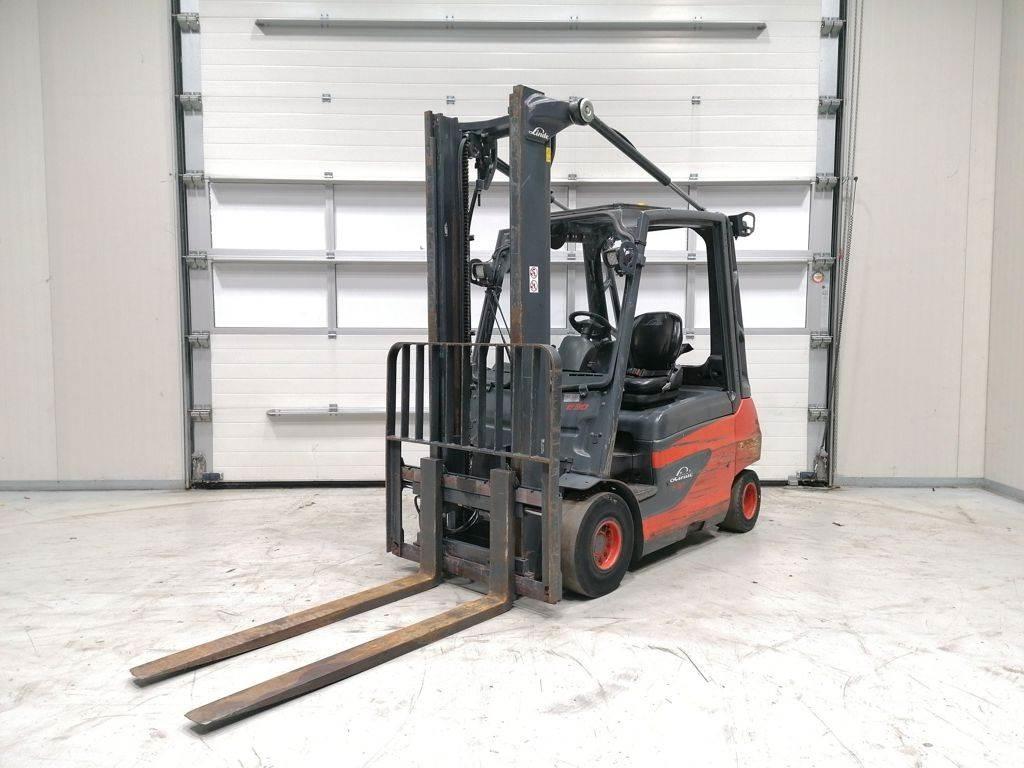 Linde E30-01 Elektrische heftrucks