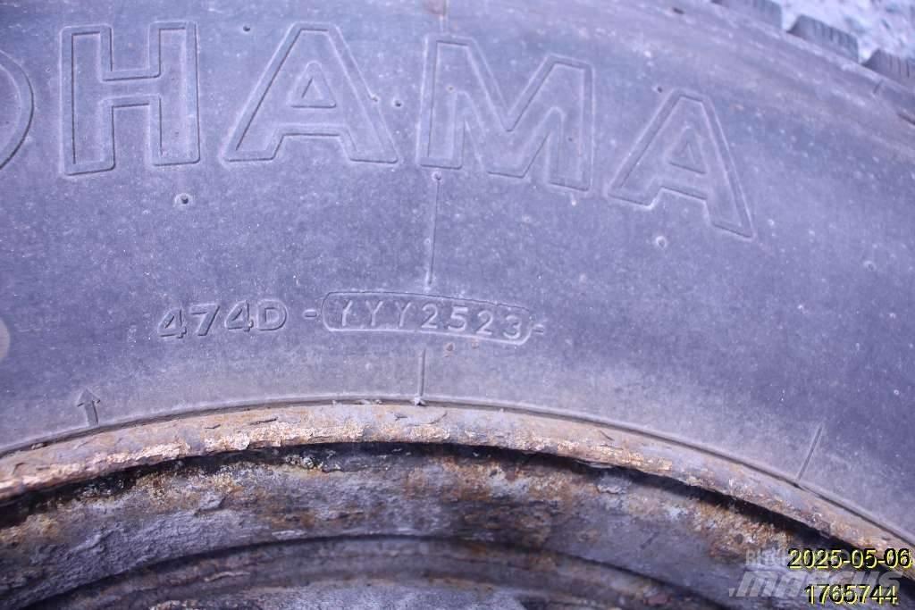 Yokohama SY397 Banden, wielen en velgen