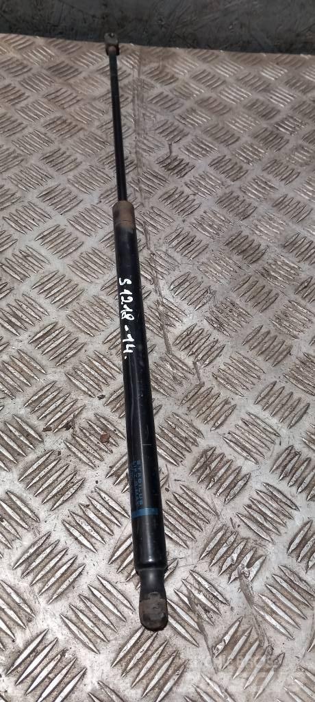 Scania R 440   2031872 Cabine en interieur