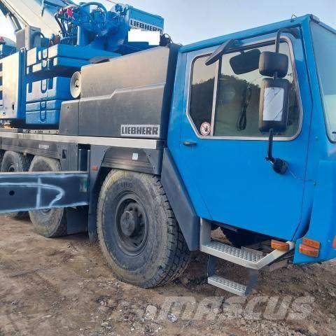 Liebherr LTM 1100 Kranen voor alle terreinen